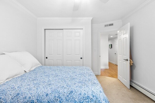 Building Photo - 84 Walpole St