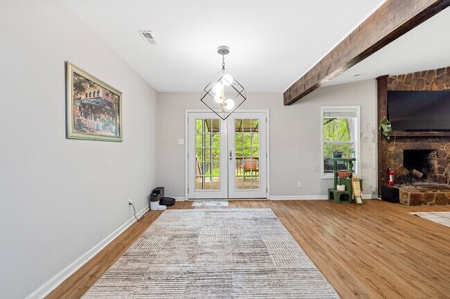 Building Photo - Private 3BR Retreat on 2 Wooded Acres in Clover with no HOA!!