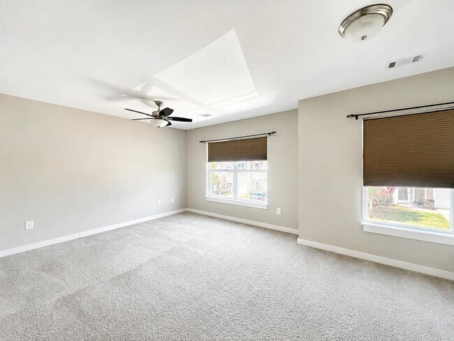 Building Photo - 722 Elmbrook Dr
