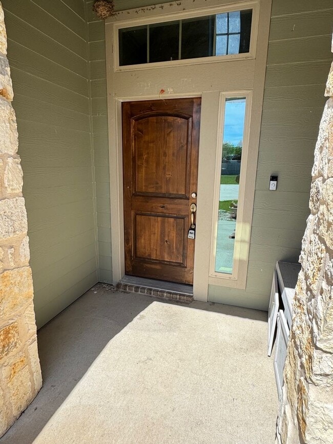 Building Photo - Beautiful Private Midway ISD Home