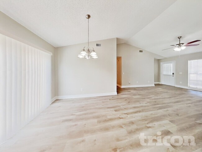 Building Photo - 4051 Forecast Dr