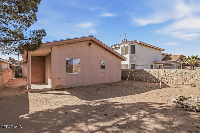 Building Photo - 3836 Tierra Roca Pl
