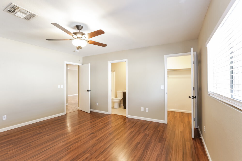 Building Photo - 11818 W Corrine Dr