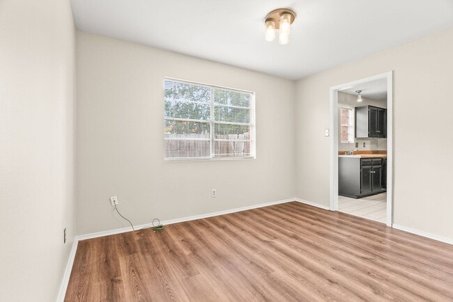 Building Photo - Townhouse in Maumelle!
