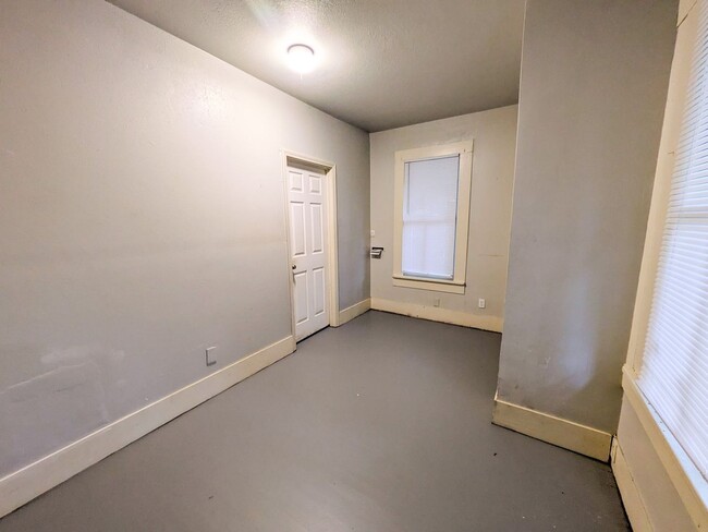 Building Photo - 4358 Kenneth Ave