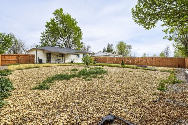 Building Photo - 5543 Atchison St