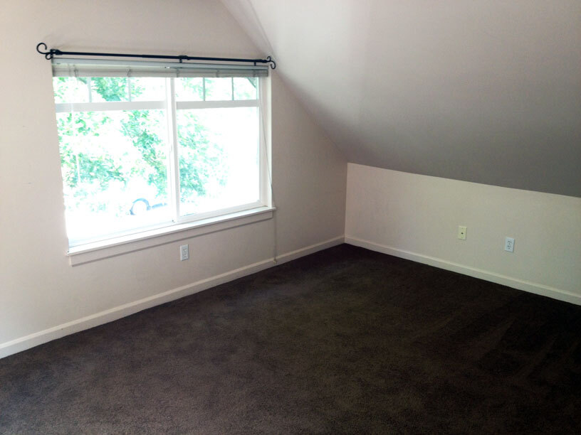 Den - 412 26th Ave S