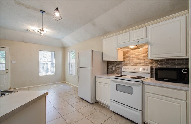Building Photo - 98 S Vesper Bend Cir