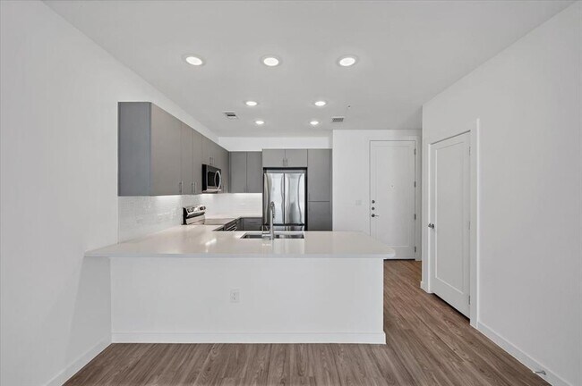 Building Photo - 4801 Springdale Rd