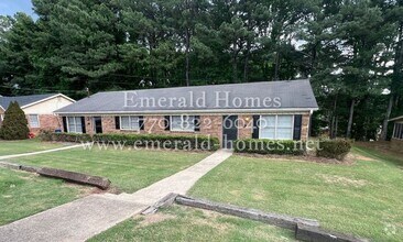Building Photo - Finally 2 bedroom 1 bath ranch duplex avai...