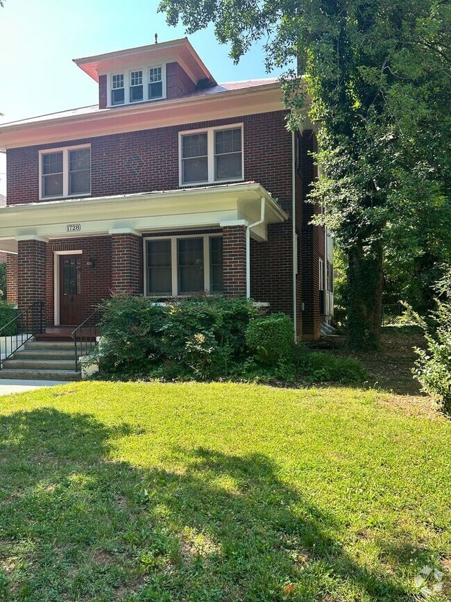 Building Photo - 2 Blocks from Grandin Village - Immaculate...