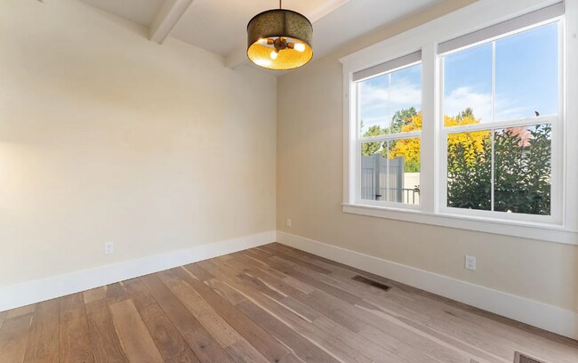 Building Photo - Beautiful 3 Bed 3 Bath home in the Heart of Eagle