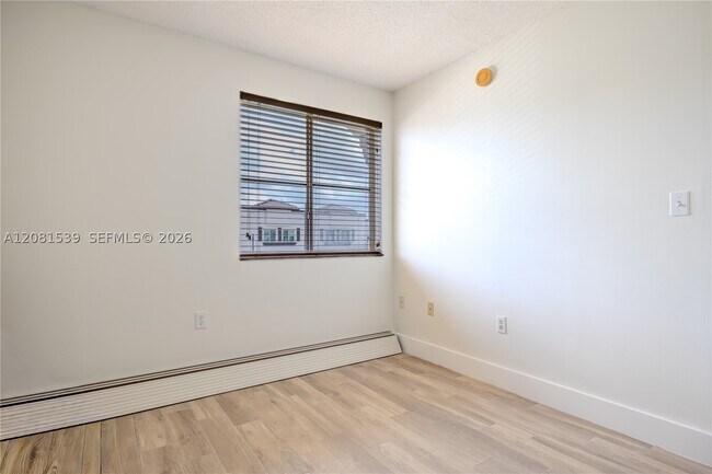 Building Photo - 12527 NW 11th Ln