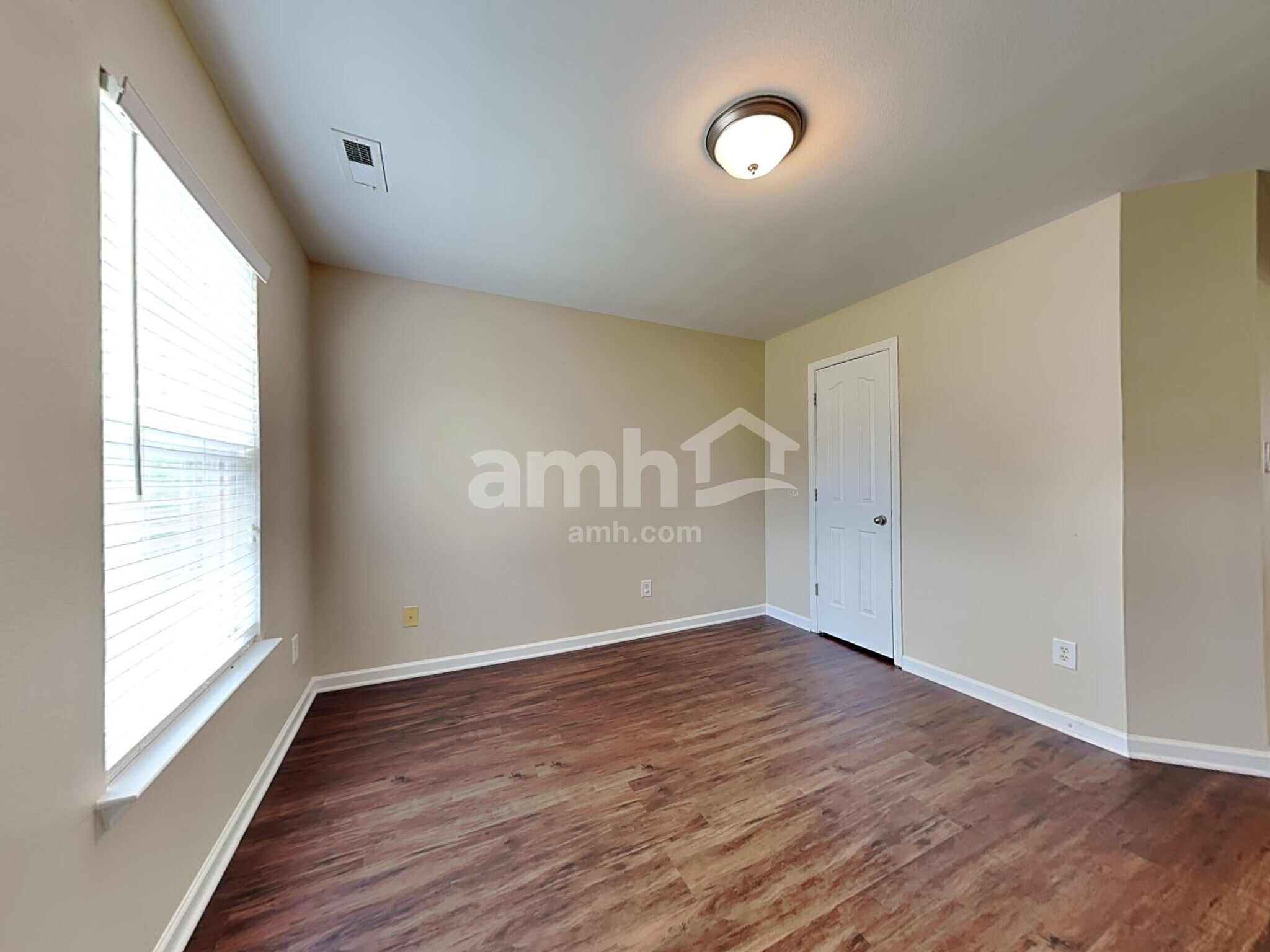 Building Photo - 2572 Viola Ct