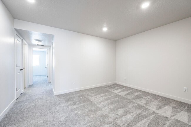 Building Photo - Modern New Construction with Heber Valley ...