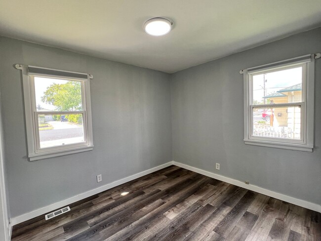 Building Photo - 2 Bed 1 Bath Home w/ Huge Shop For Rent!!!
