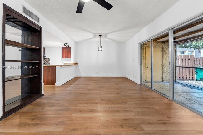 Building Photo - 5653 Blueberry Ct