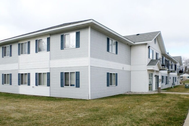 Building Photo - GRAY GABLES OF ALBERT LEA