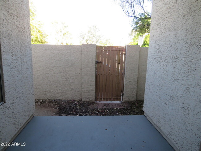Building Photo - 1342 W Emerald Ave