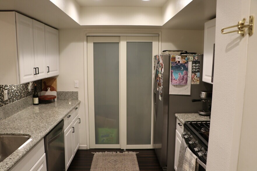 Building Photo - 35 Linden Ave