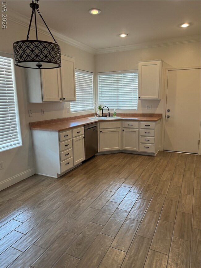 Building Photo - 2851 Sapphire Desert Dr
