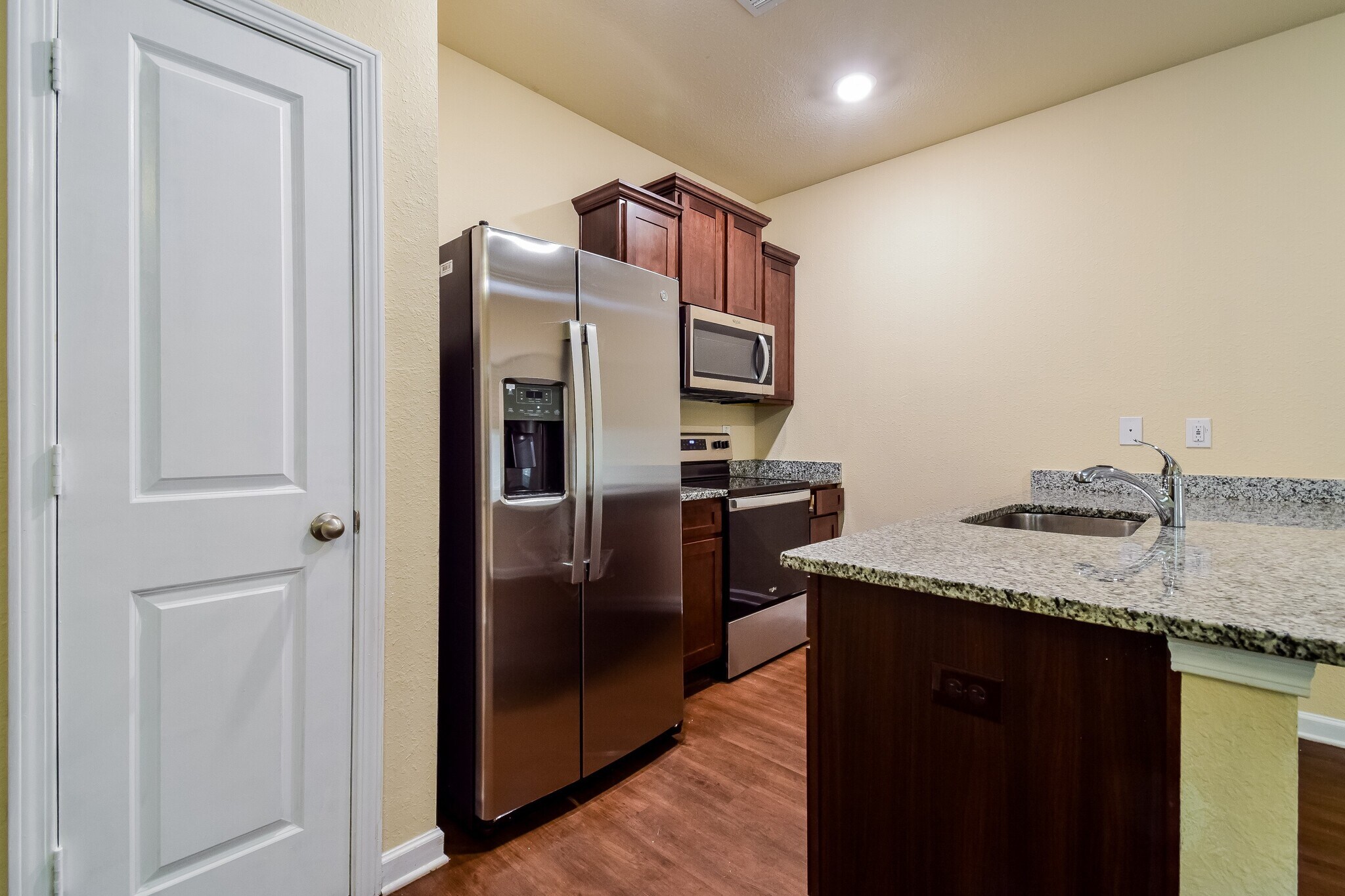 Building Photo - 205 Highwood Ln