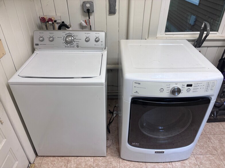 Laundry in Mud Room off Kitchen - 10936 Raphel Rd