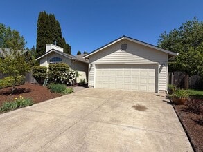 Building Photo - Prime SW Location - 3Bdrm / 2 Bath House