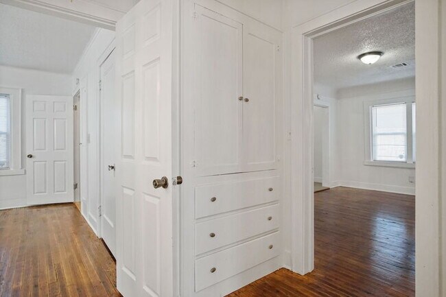 Building Photo - 2145 N Kate Ave