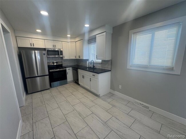 Building Photo - 12107 Centralia