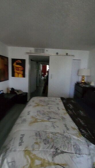 Room 1 - 7601 E Treasure Dr