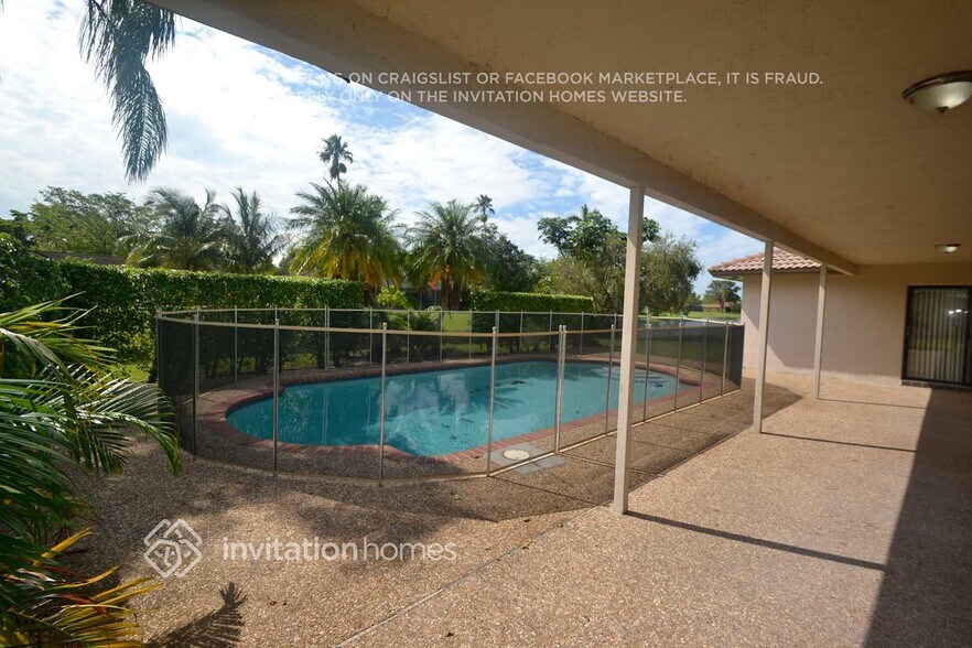 Building Photo - 10902 NW 19th St