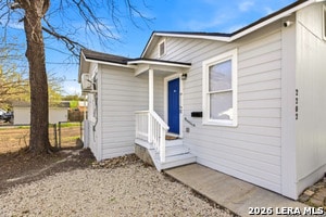 Building Photo - 2202 W Hermosa Dr