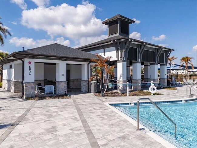 Building Photo - 5090 Shady Pnes Dr