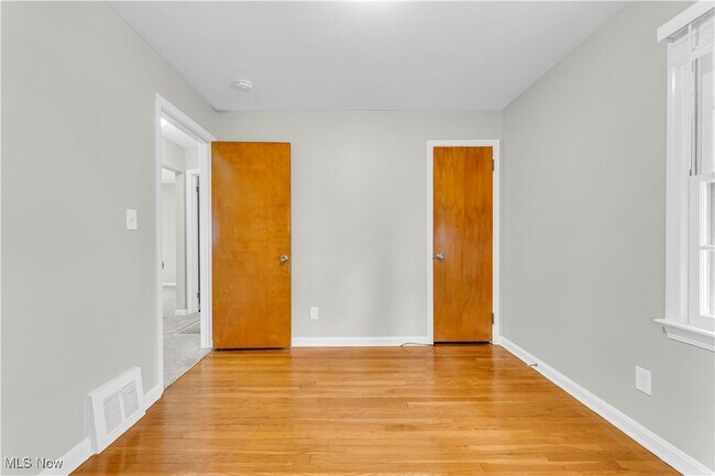 Building Photo - 1171 Hilltop Dr