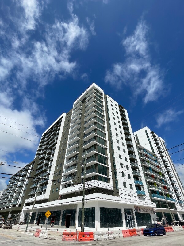 Building Photo - 2220 NE 2nd Ave