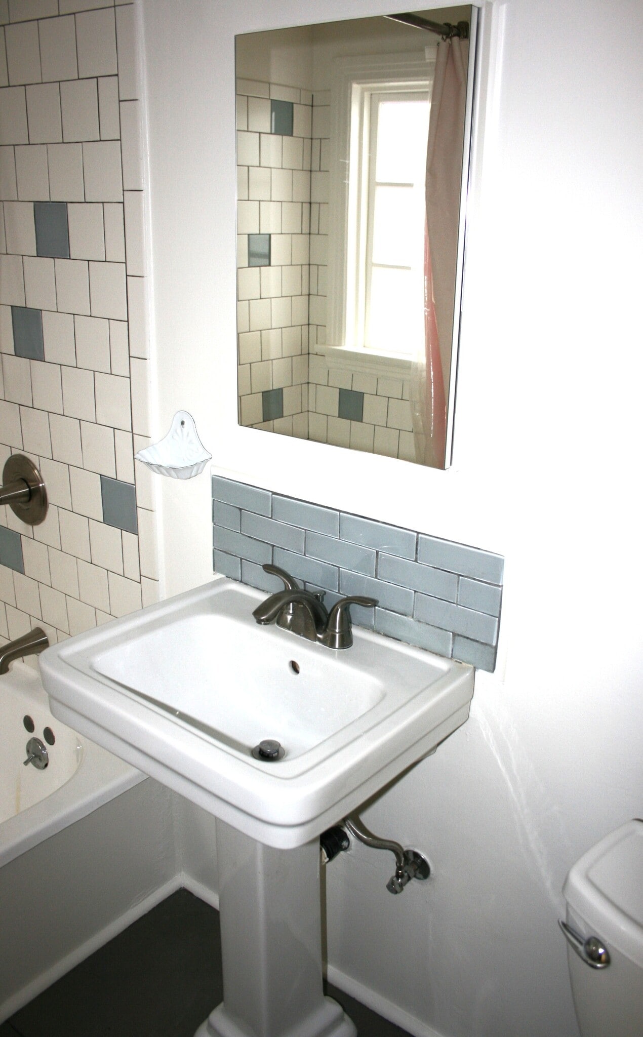 Building Photo - 3004 Del Monte Dr