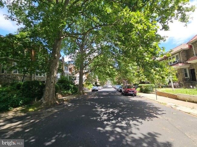 Building Photo - 5736 Woodcrest Ave