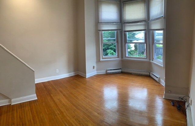 Building Photo - 3909 Pine St