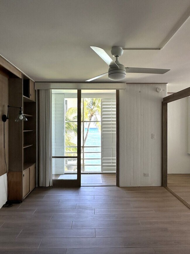 Building Photo - Gold Coast, Tropic Seas - 2BR/2BA/Street Parking Only