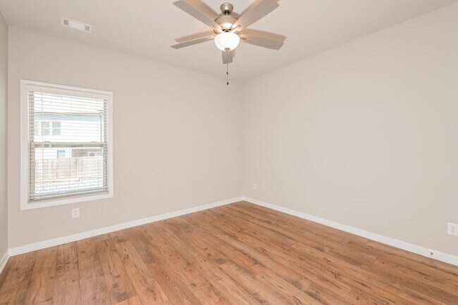 Building Photo - 1200 Spring Marsh Ct NE