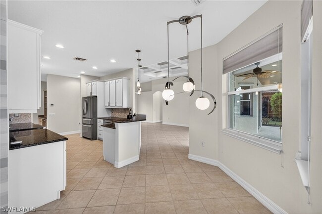 Building Photo - 25080 Divot Dr