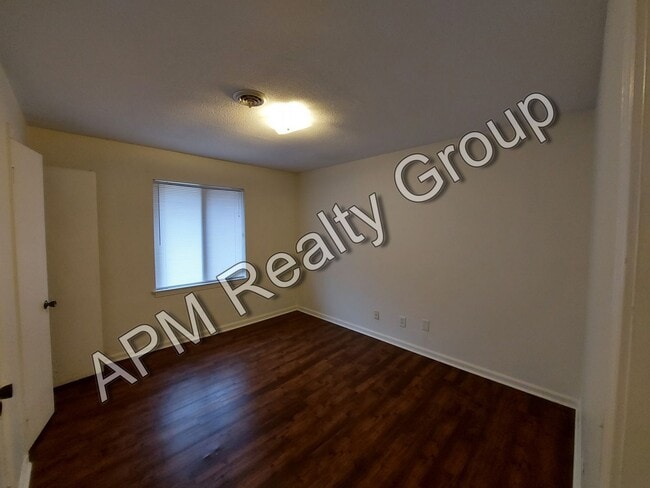 Building Photo - Rosewood condo