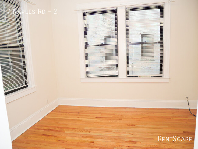 Building Photo - Beautiful 2 Bedroom Unit on Naples Rd