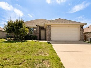 Building Photo - 4009 Kensington Dr