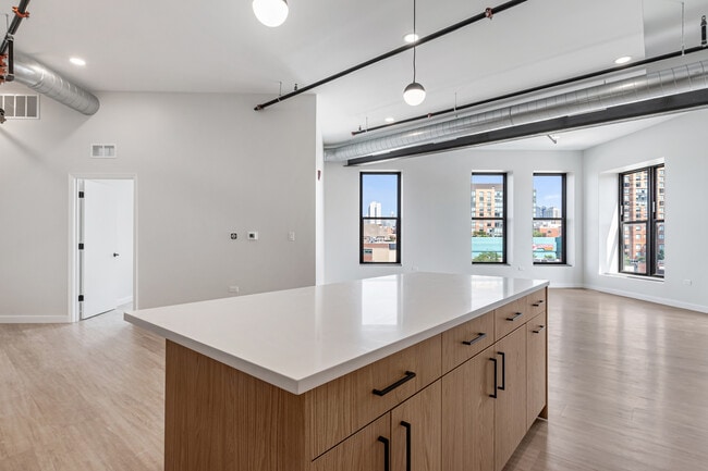 Building Photo - 805 N Milwaukee Ave