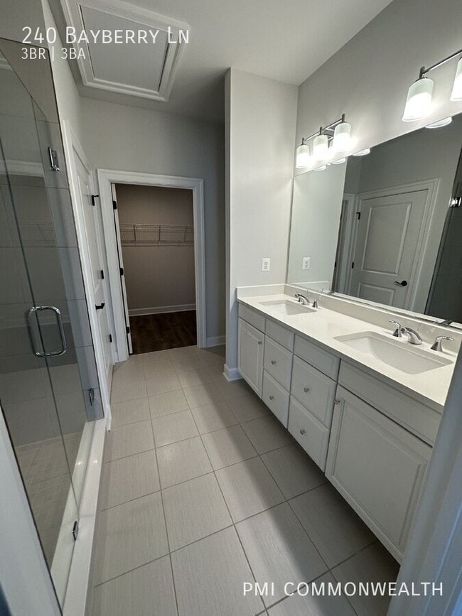 Building Photo - 240 Bayberry Ln