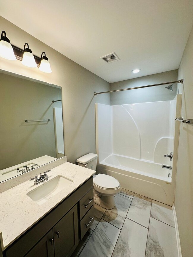 Building Photo - 206 Pearl Moss Ln