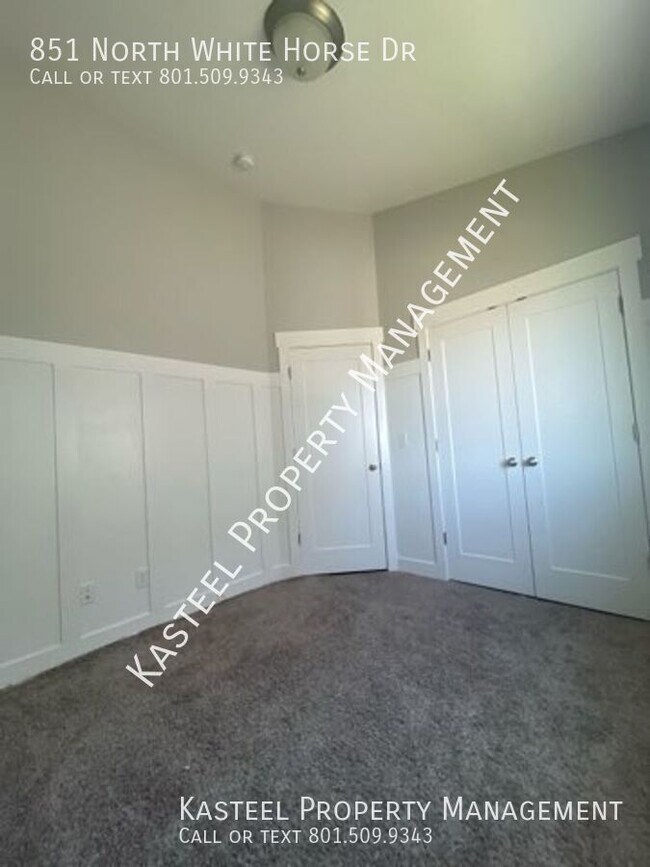 Building Photo - 851 White Horse Dr