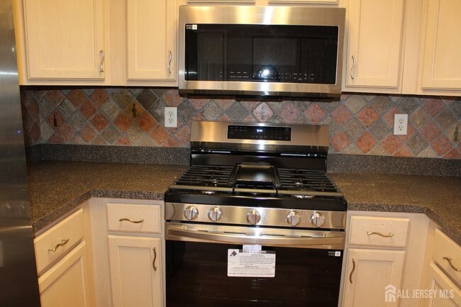 Building Photo - 53 Giera Ct
